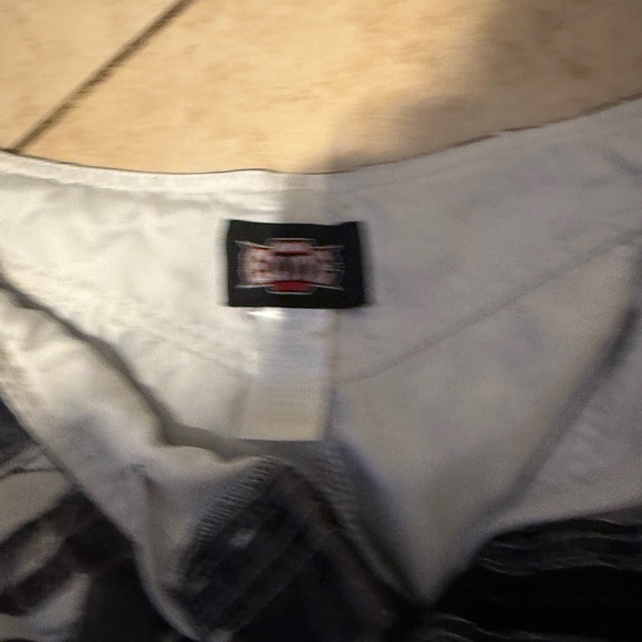 Tapout Men's Dragon Print Hybrid Shorts - Green and White - Picture 5 of 6